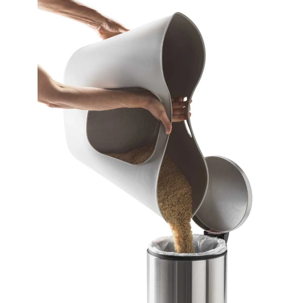 huge cat litter box comparison chart showing odour control scores